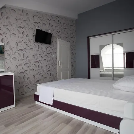 شقة فندقية Apart Hotel Central مومتشيلغراد
