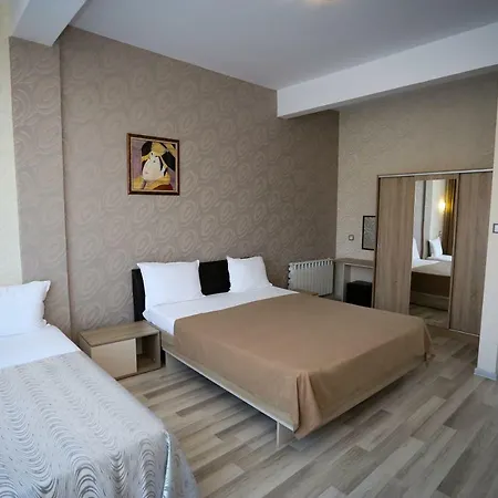Apart Hotel Central * مومتشيلغراد