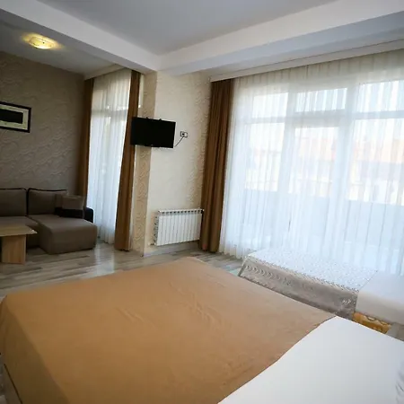 Apart Hotel Central مومتشيلغراد